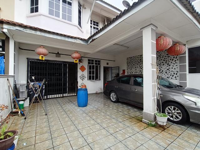 Terraced House for sale in Malaka
