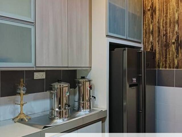 House for sale in Malaka