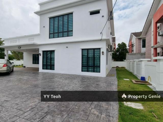 Bungalow for sale in Malaka