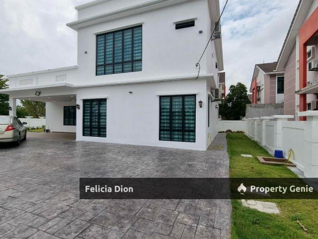 Bungalow for sale in Malaka