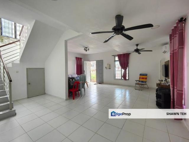 House for sale in Malaka