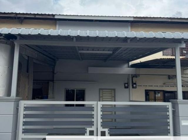 House for sale in Ulu Tiram, Johor