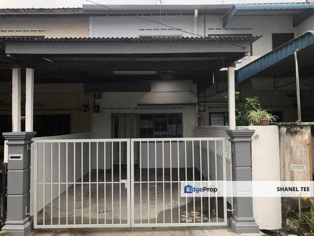 House for sale in Ulu Tiram, Johor