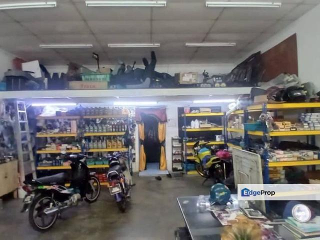 Shop for sale in Johor