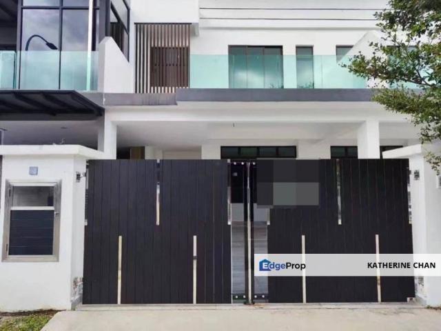 House for sale in Ulu Tiram, Johor