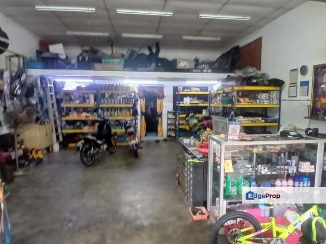 Shop for sale in Johor