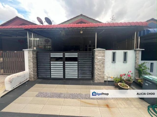 House for sale in Ulu Tiram, Johor