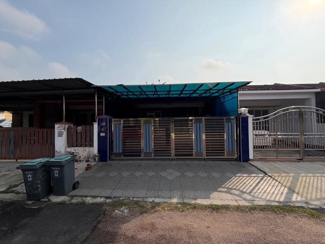 Terraced House for sale in Ulu Tiram, Johor