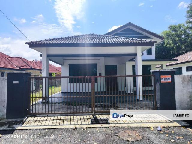 House for sale in Malaka