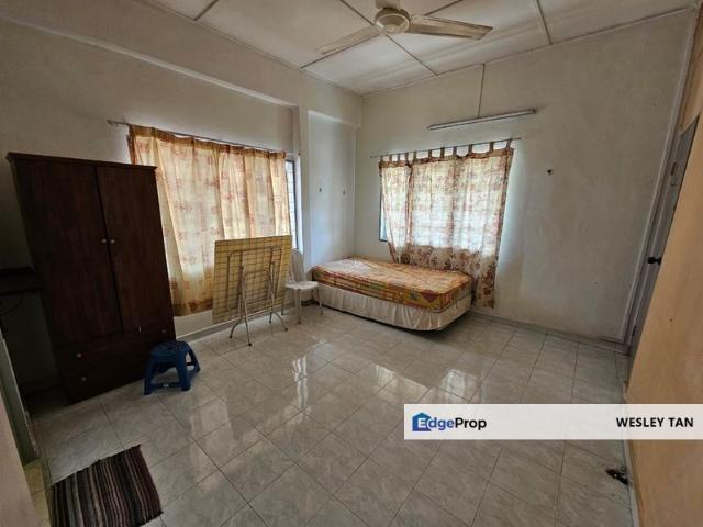 House for sale in Malaka