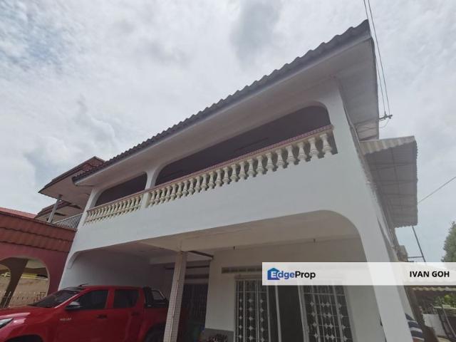 House for sale in Malaka