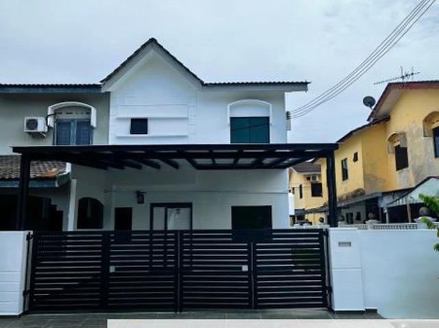 House for sale in Malaka