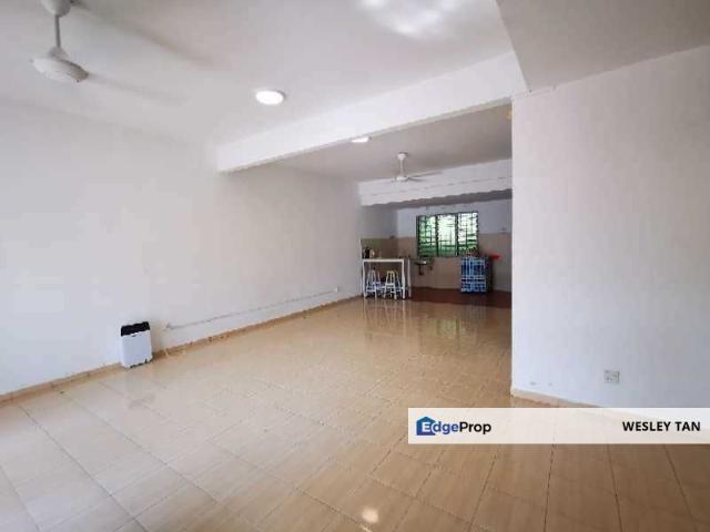 House for sale in Malaka