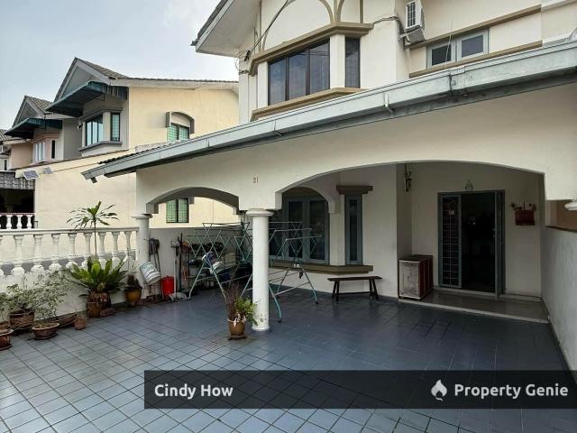 Terraced House for sale in Malaka
