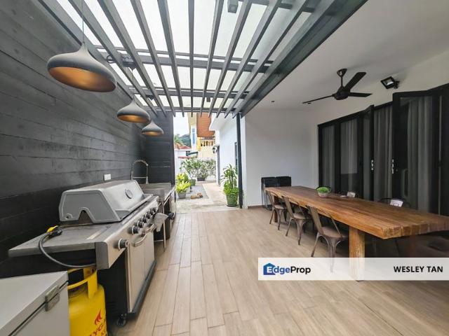 House for sale in Malaka
