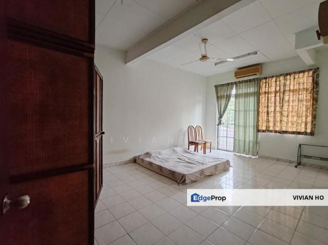 House for sale in Malaka