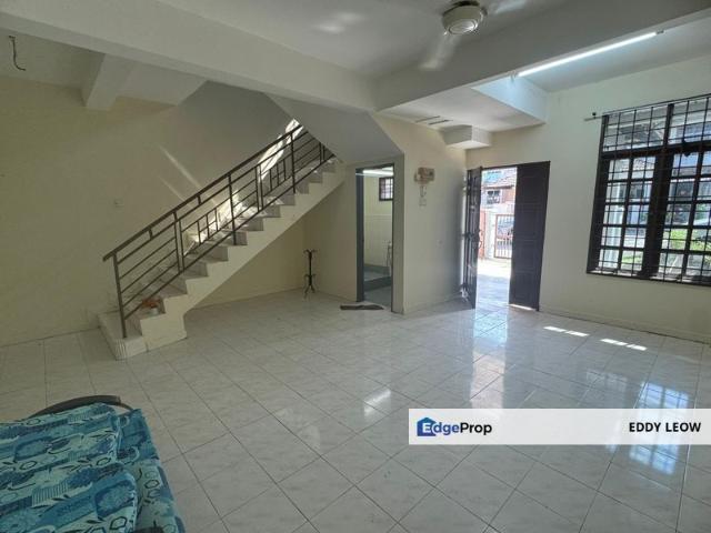 House for sale in Malaka