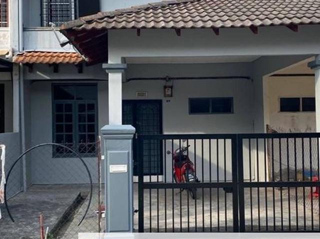 House for sale in Malaka