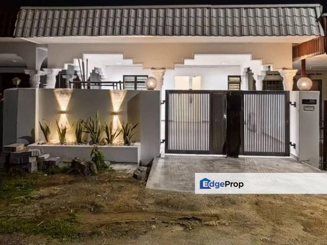 House for sale in Malaka