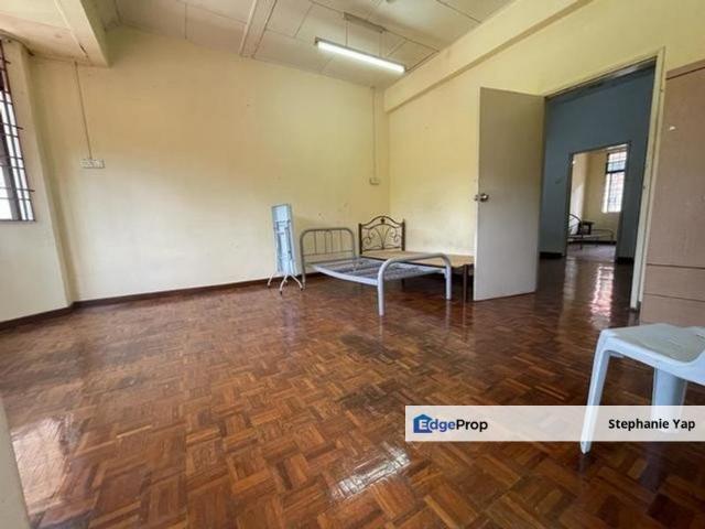 House for sale in Malaka