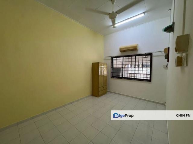 House for sale in Malaka