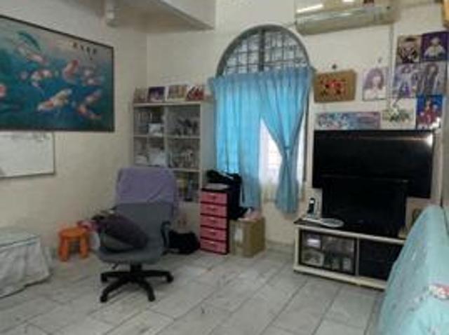 Terraced House for sale in Malaka