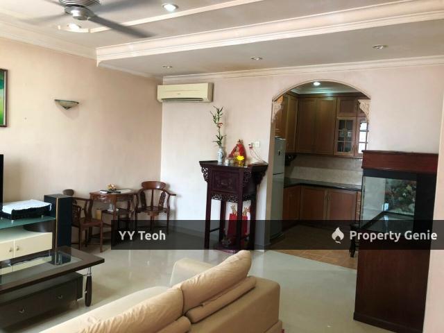 Townhouse for sale in Cheng, Malaka