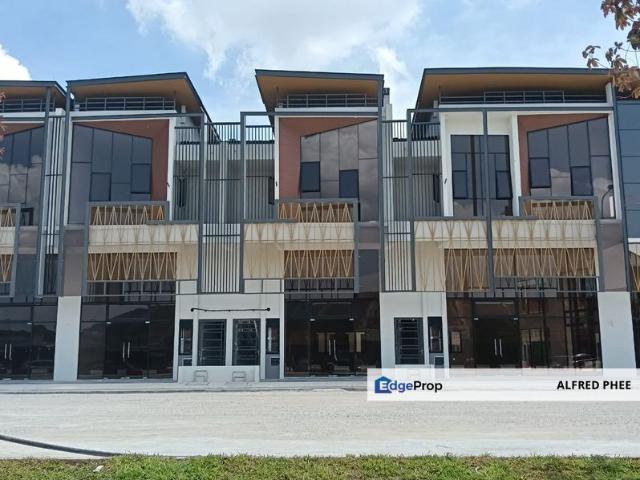 Shop for rent in Bukit Ledang, Johor