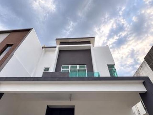 Residential House for rent in Ulu Tiram, Johor