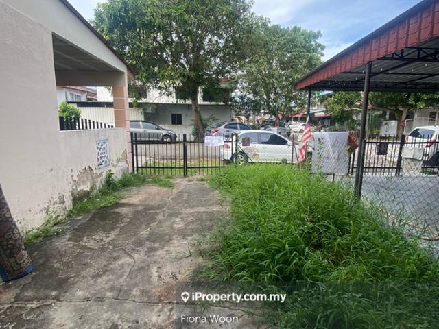 House for rent in Malaka