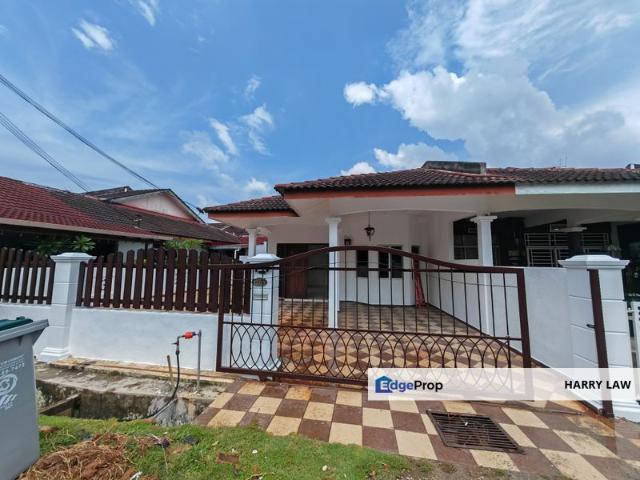 House for sale in Malaka