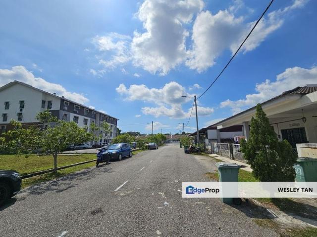 House for sale in Malaka