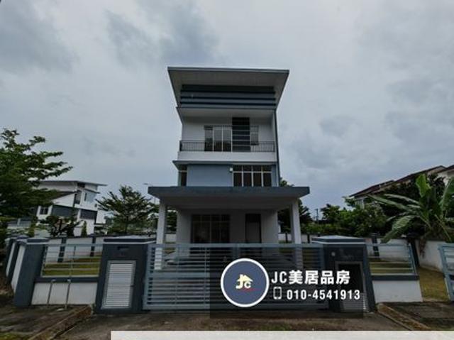 House for sale in Sendayan Village, Negeri Sembilan