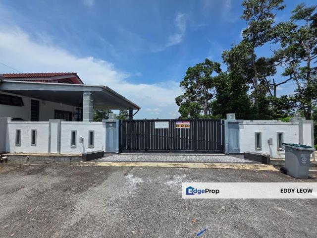 House for sale in Malaka