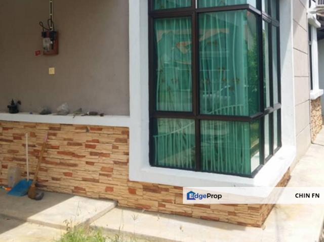 House for rent in Malaka