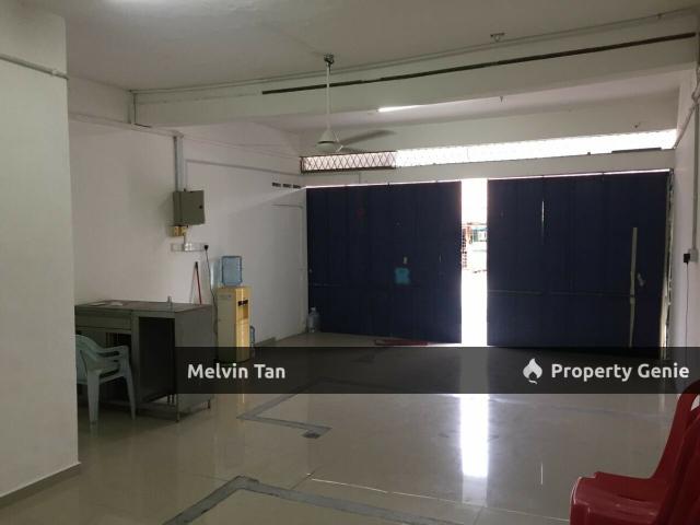 Shop for sale in Malaka