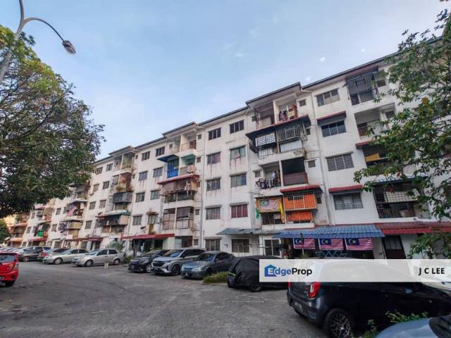 Flat for rent in Kajang, Langat