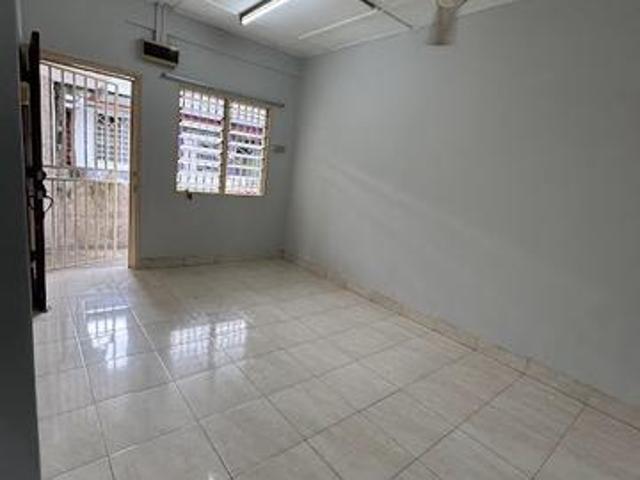 Flat for sale in Kajang, Langat