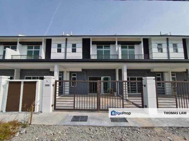 House for sale in Malaka