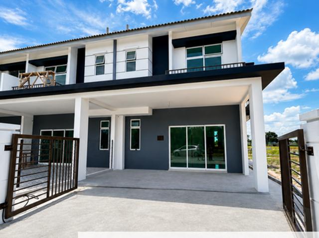 House for sale in Malaka