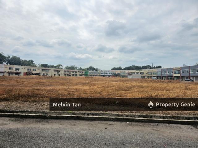 Shop for sale in Malaka