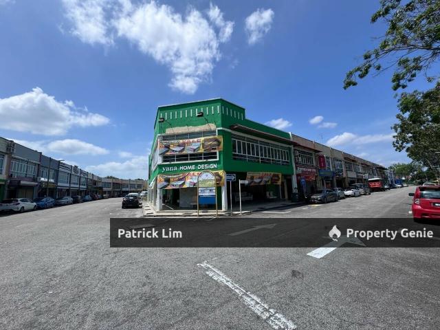 Shop for rent in Malaka