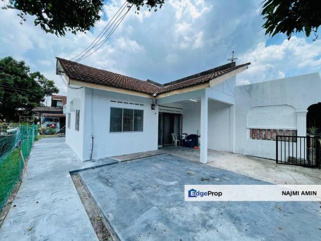 House for sale in Malaka