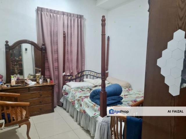 House for sale in Malaka
