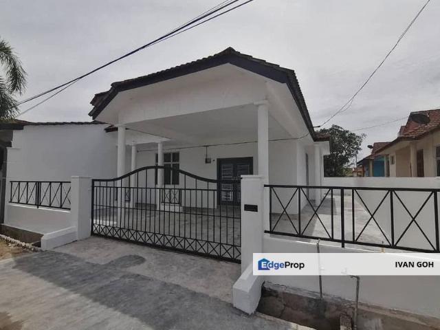 House for sale in Malaka
