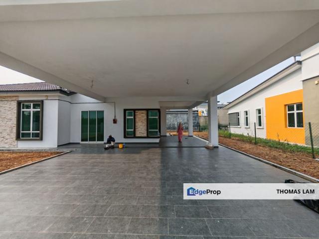 House for sale in Malaka