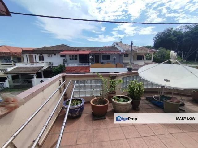 House for sale in Malaka