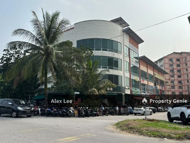 Shop Office for sale in Taman Bukit Serdang Seksyen 5, Majlis Bandaraya Subang Jaya