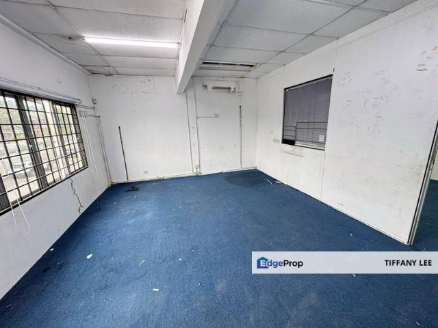 Shop for rent in Seri Kembangan, Majlis Bandaraya Subang Jaya