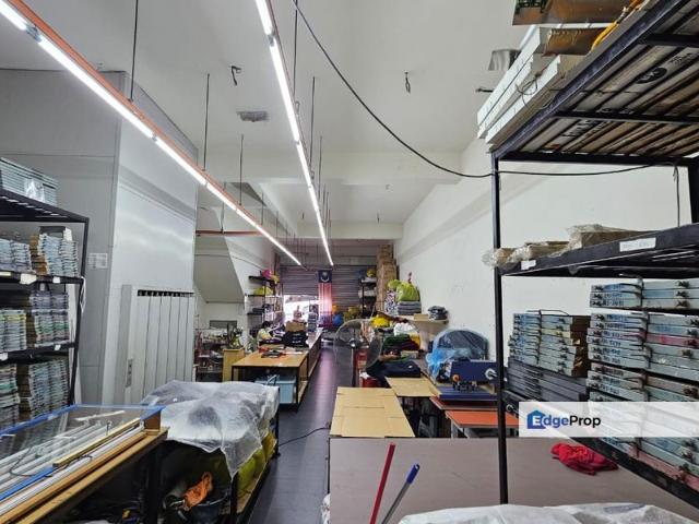Shop for sale in Petaling, Subang Jaya